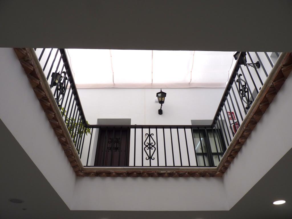 Hostal Boutique Casa La Laja Chiclana de la Frontera Exterior photo