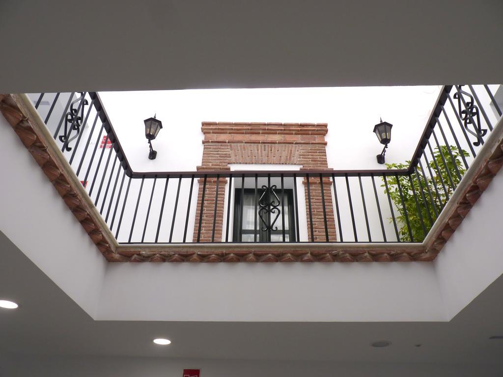 Hostal Boutique Casa La Laja Chiclana de la Frontera Exterior photo